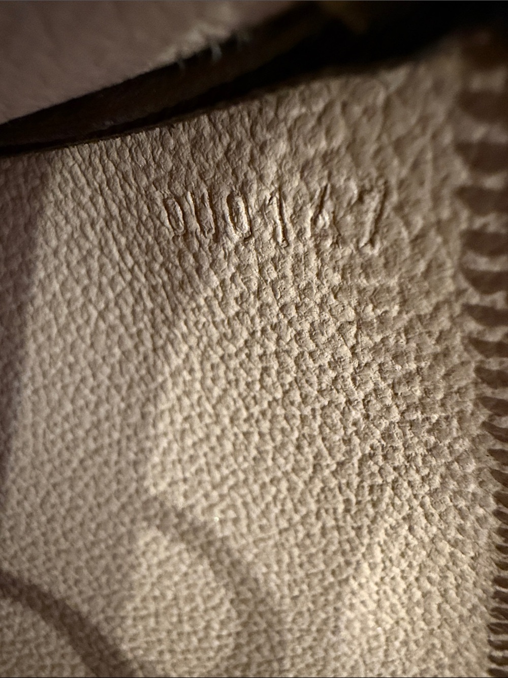 Louis Vuitton Monogram Canvas Toiletry 26 - Picture 9 of 16